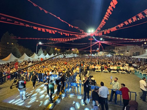 3. Uluslararası Midyat Kültür ve Sanat Festivali Renkli Görüntülerle Başladı